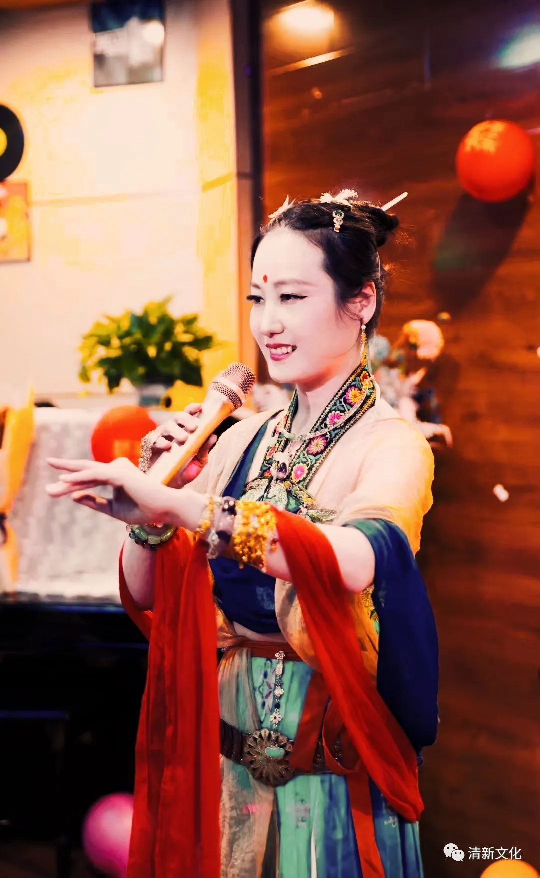 张凡凡出席中阿经贸合作论坛暨2023年中阿文化春晚