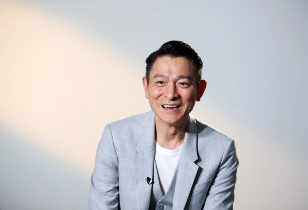 新春将至,江门乡亲刘德华给大家送祝福啦!“世间最美的风景,都在回家的路上…”