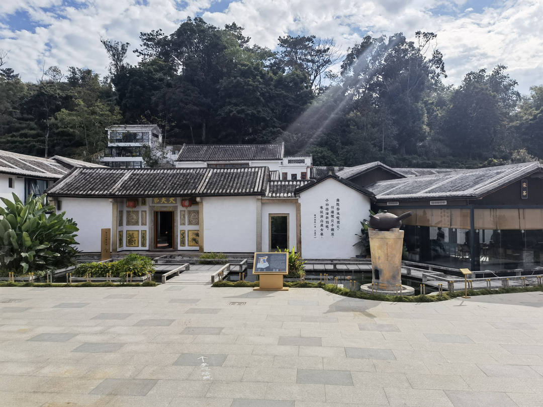 从宋朝“穿越”来的国宝级“功夫茶”,就藏在山海经中的“灵山”上?