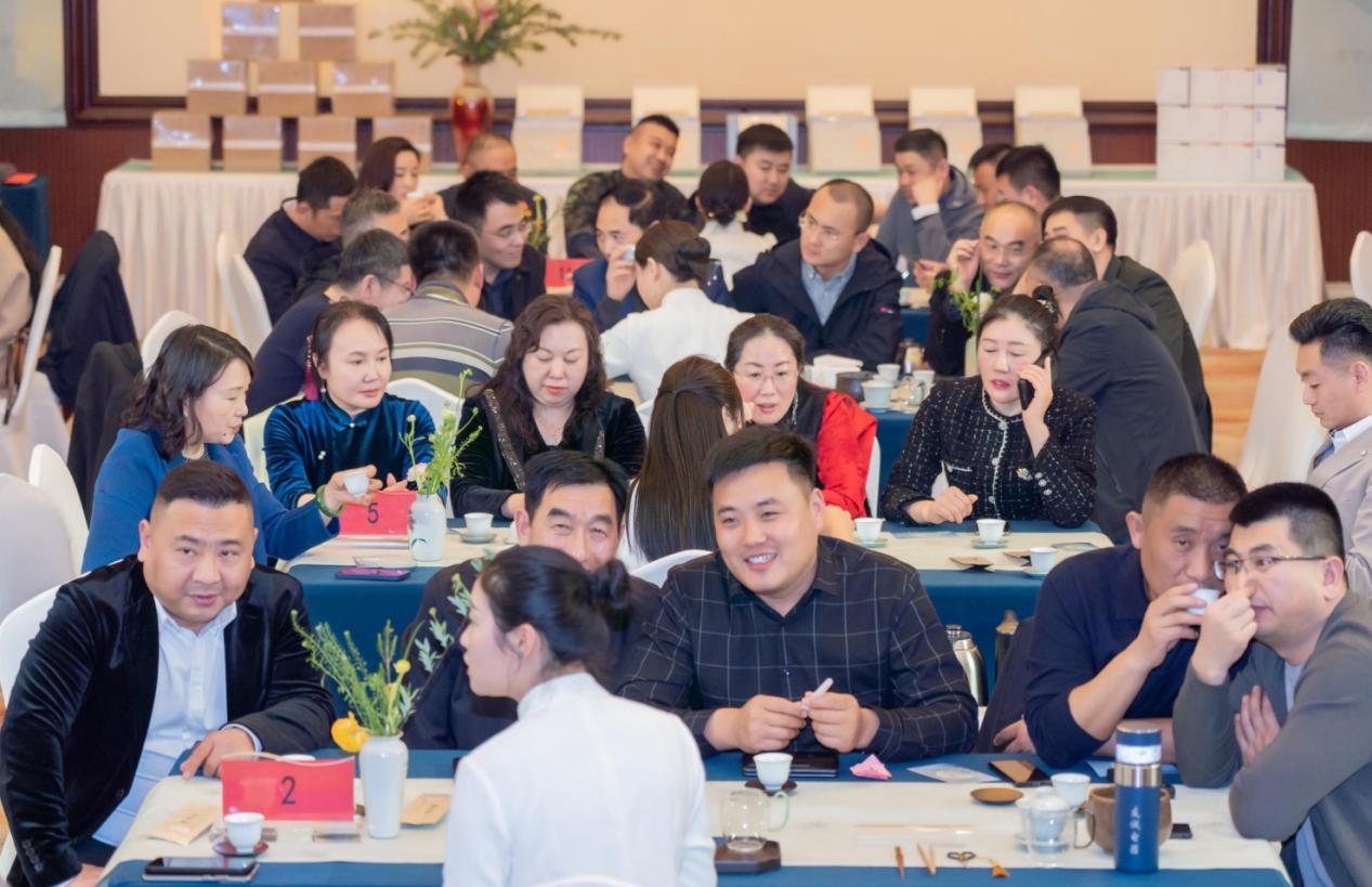 各地茶人荟聚山东临沂,共品方守龙白茶