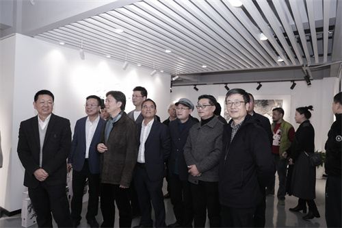 20493350083289855_83.jpg “春和景明”黄建永中国画展在荣宝斋宁波举行 中国书法院院长管峻出席