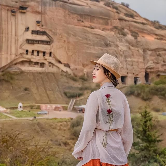 寻色甘肃秘境,沉醉于张掖巴尔斯雪山的纯净白