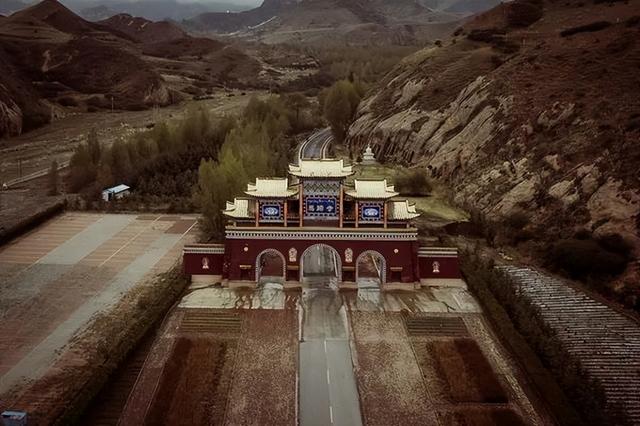 寻色甘肃秘境,沉醉于张掖巴尔斯雪山的纯净白